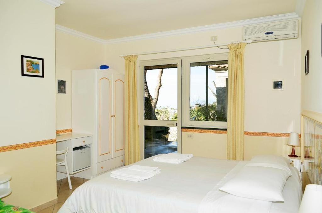 Le Ginestre Di Capri Bb & Holiday House Anacapri  Dış mekan fotoğraf