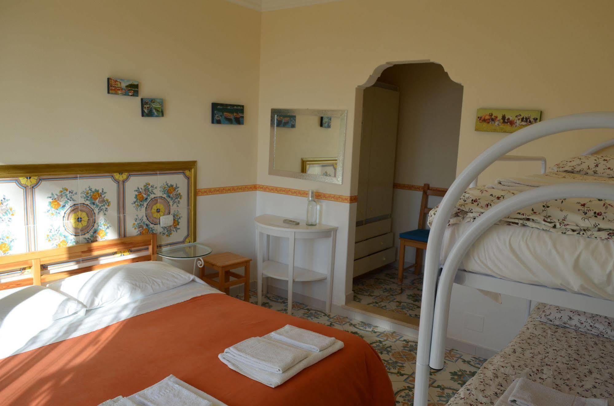 Le Ginestre Di Capri Bb & Holiday House Anacapri  Dış mekan fotoğraf
