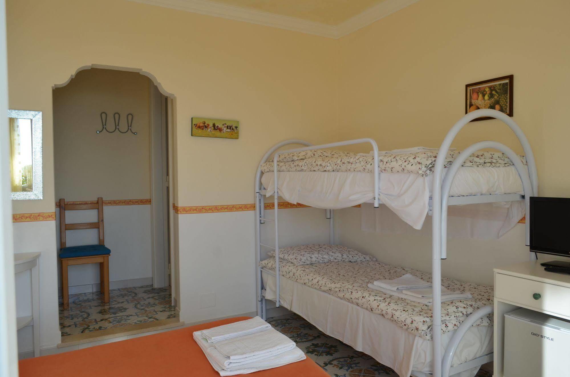 Le Ginestre Di Capri Bb & Holiday House Anacapri  Dış mekan fotoğraf